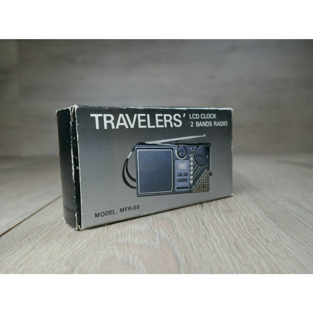 Travelers' LCD Clock 2 Bands Radio MFR-88
